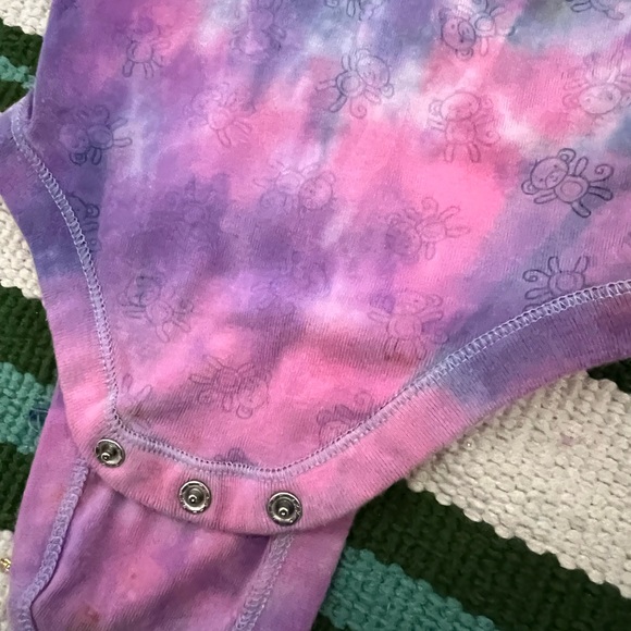 TIE DYE 6-9 MONTH BABY GIRL BODYSUIT SHIRT TOP LONG SLEEVE MONKEY HEART ART - Picture 9 of 9